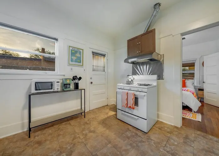 Holiday home Close To U Of A, Unique, Patio And Porch, 1 Bedroom 1 Ba Tucson