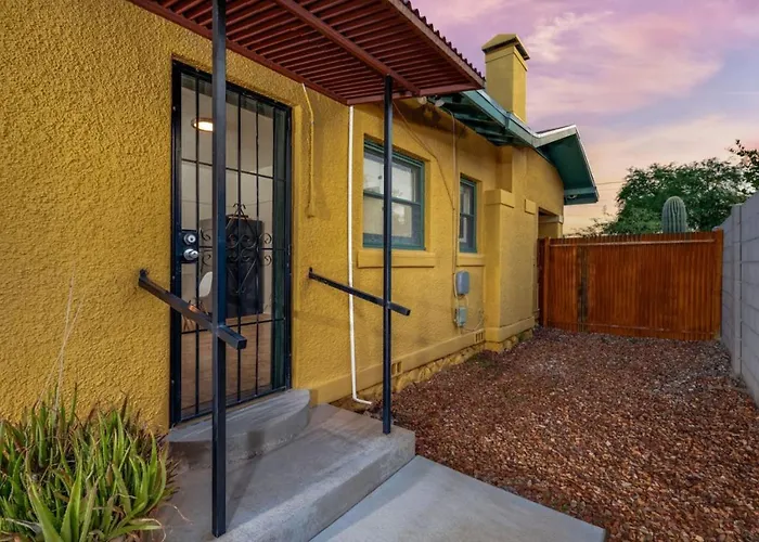 Holiday home Close To U Of A, Unique, Patio And Porch, 1 Bedroom 1 Ba Tucson